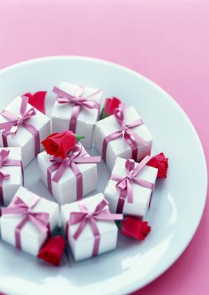 上品な輝きを放つ天然石ピアスの選び方とおすすめブランド完全ガイド